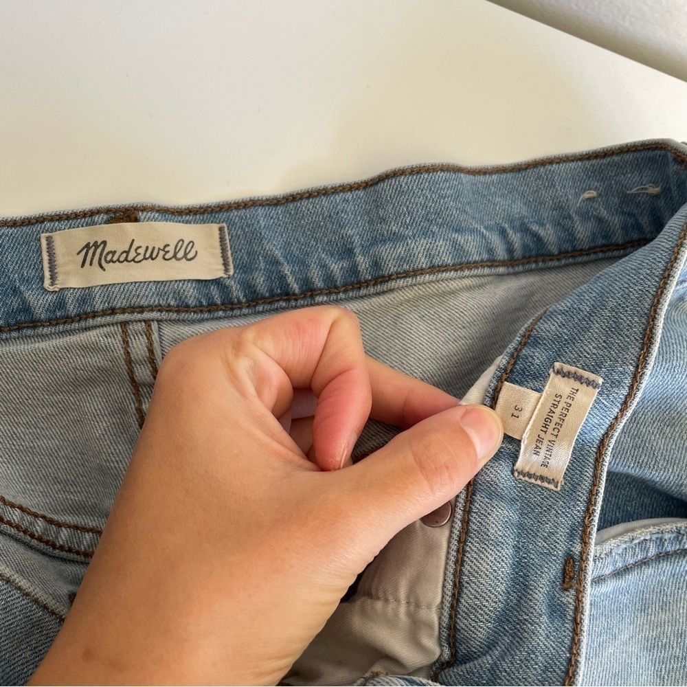 Madewell The Perfect Vintage Straight Jean in Danby Wash: Knee-Rip Edition 31 - Picture 6 of 16